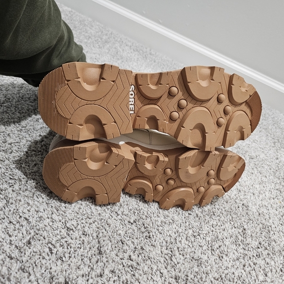 Sorel Brex Leather Chelsea Boots - Picture 10 of 11